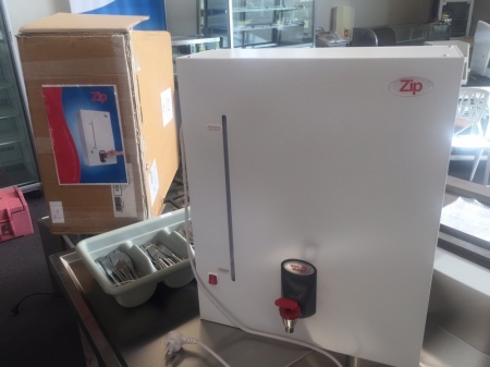 Hot Water Boiler Zip 15 Litre (unsed just un packed from box)