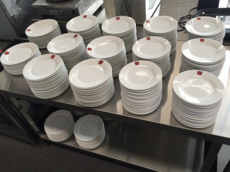 White Plates with Roast Logo sizes: 25.5, 22.5 & 20.5cm